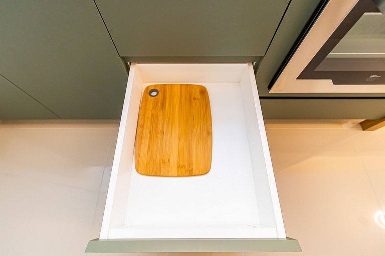 Apto de 1q Completíssimo com Garagem - MUV1603