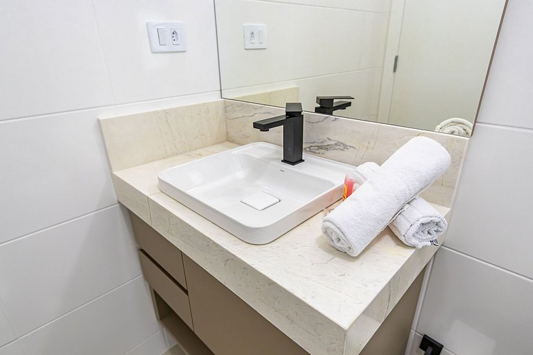 Apto de 1q Completíssimo com Garagem - MUV1603