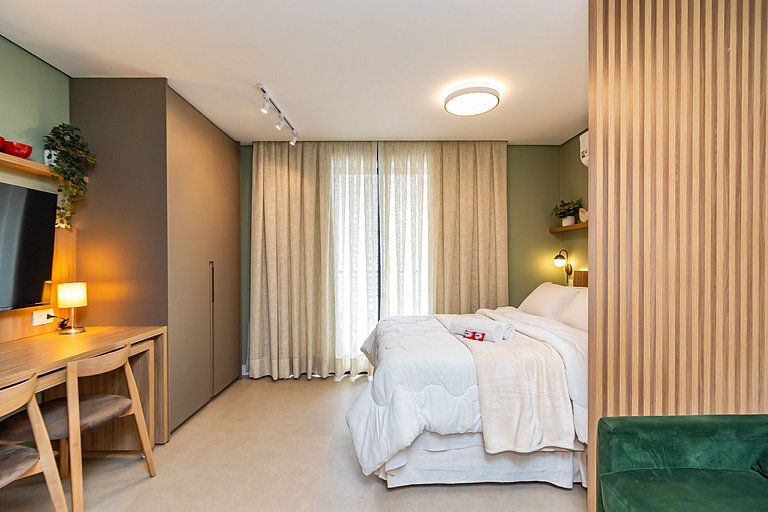 Studio Completo p/ 4 pessoas no All Batel -BAT1714