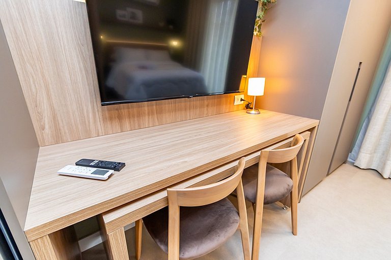 Studio Completo p/ 4 pessoas no All Batel -BAT1714