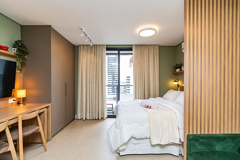 Studio Completo p/ 4 pessoas no All Batel -BAT1714