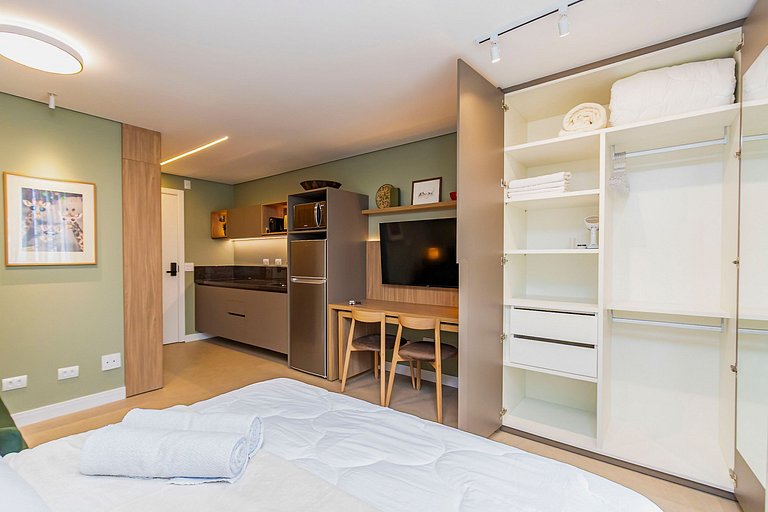 Studio Completo p/ 4 pessoas no All Batel -BAT1714