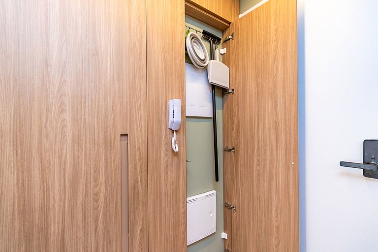 Studio Completo p/ 4 pessoas no All Batel -BAT1714