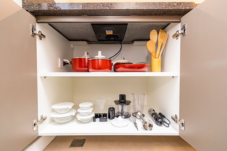 Studio Completo p/ 4 pessoas no All Batel -BAT1714