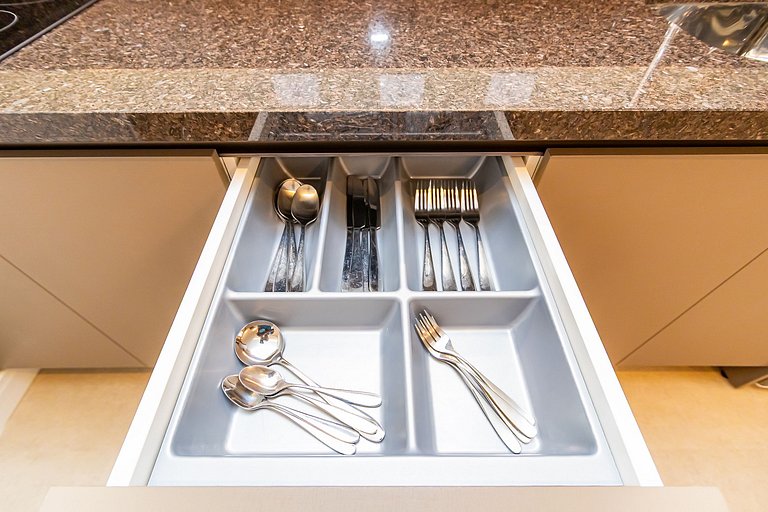 Studio Completo p/ 4 pessoas no All Batel -BAT1714