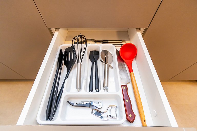 Studio Completo p/ 4 pessoas no All Batel -BAT1714