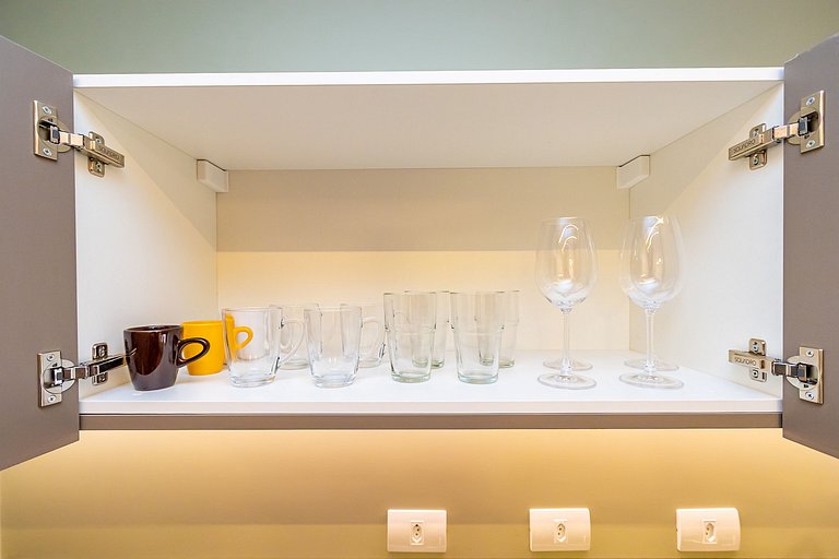 Studio Completo p/ 4 pessoas no All Batel -BAT1714