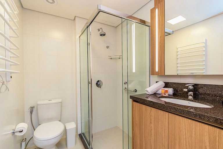 Studio Completo p/ 4 pessoas no All Batel -BAT1714