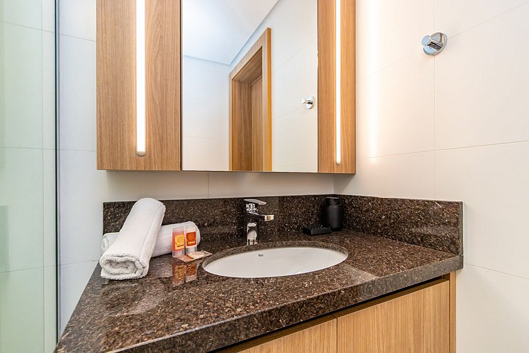 Studio Completo p/ 4 pessoas no All Batel -BAT1714