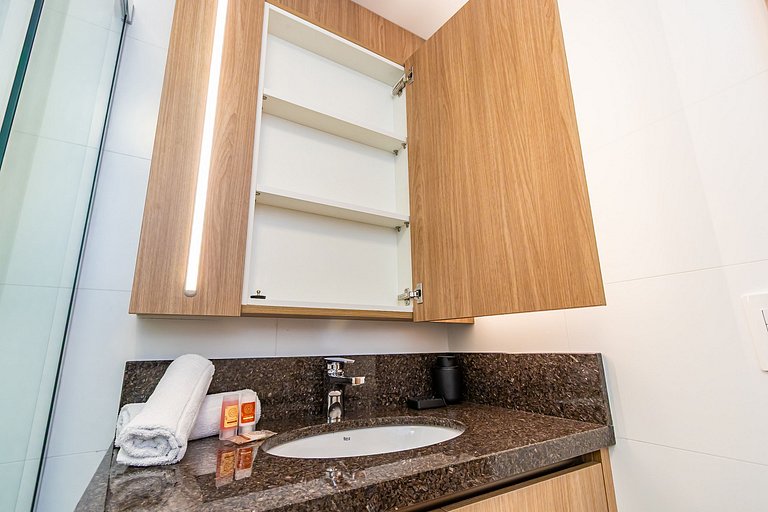 Studio Completo p/ 4 pessoas no All Batel -BAT1714