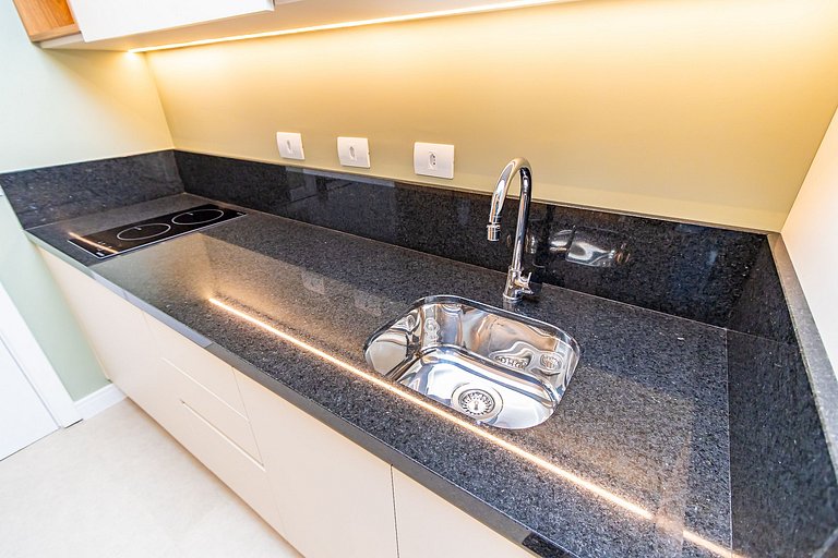 Studio Premium em Prédio com Piscina - BAT1814