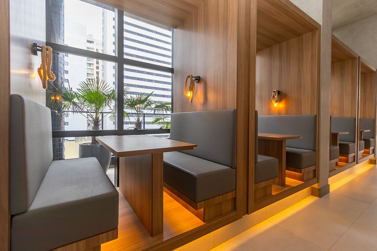 Studio Premium em Prédio com Piscina - BAT1814