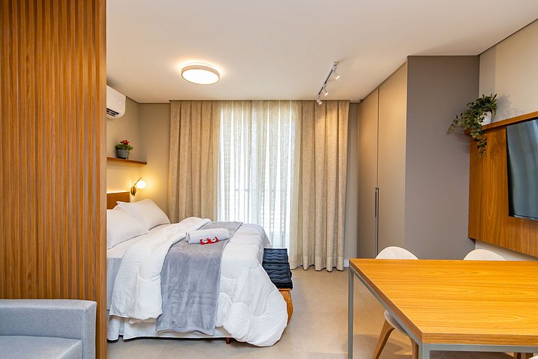 Studio Premium p/ 4 pessoas no All Batel - BAT1816