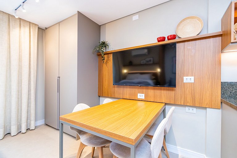 Studio Premium p/ 4 pessoas no All Batel - BAT1816