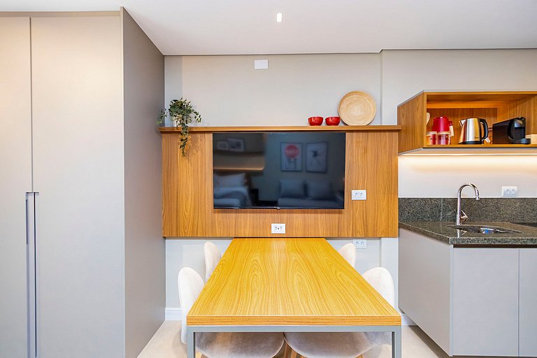 Studio Premium p/ 4 pessoas no All Batel - BAT1816