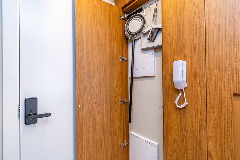 Studio Premium p/ 4 pessoas no All Batel - BAT1816