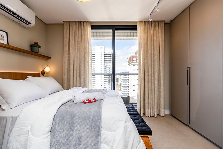 Studio Premium p/ 4 pessoas no All Batel - BAT1816