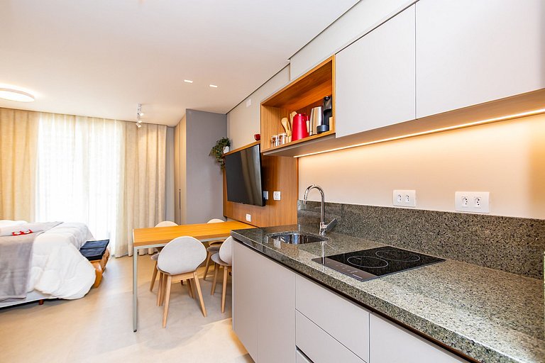 Studio Premium p/ 4 pessoas no All Batel - BAT1816