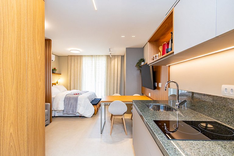 Studio Premium p/ 4 pessoas no All Batel - BAT1816