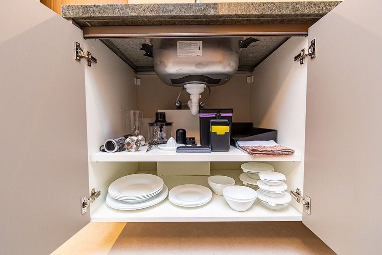 Studio Premium p/ 4 pessoas no All Batel - BAT1816