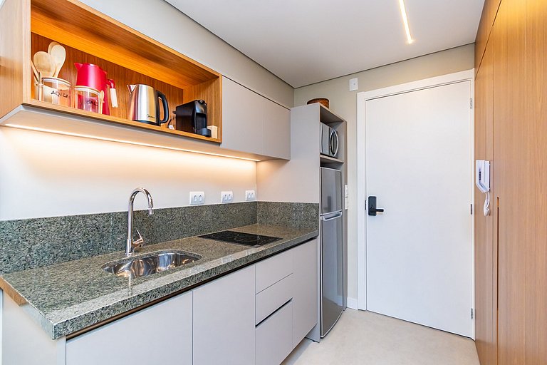 Studio Premium p/ 4 pessoas no All Batel - BAT1816