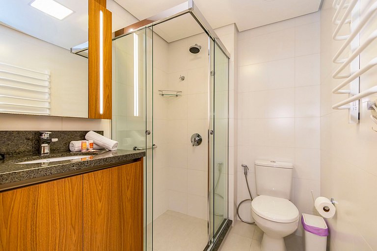 Studio Premium p/ 4 pessoas no All Batel - BAT1816