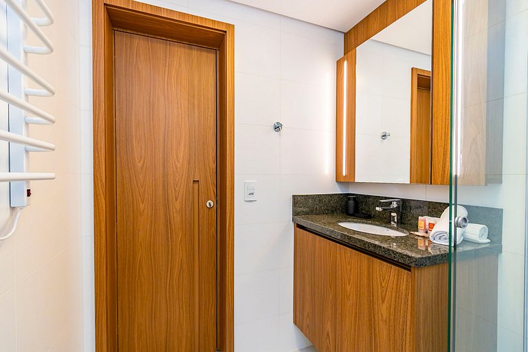 Studio Premium p/ 4 pessoas no All Batel - BAT1816