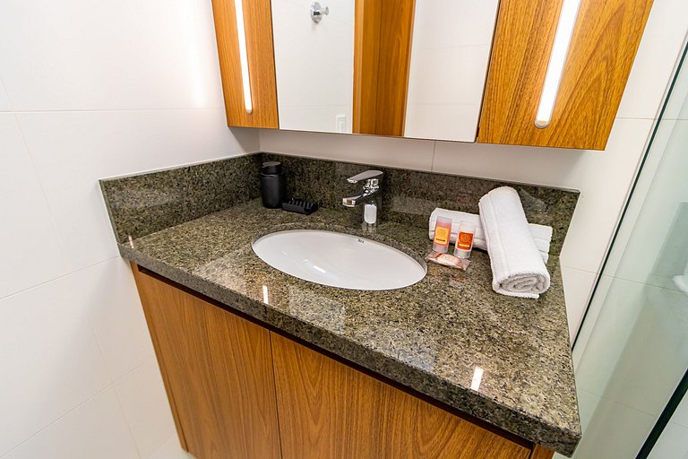 Studio Premium p/ 4 pessoas no All Batel - BAT1816