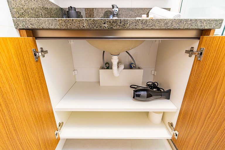 Studio Premium p/ 4 pessoas no All Batel - BAT1816