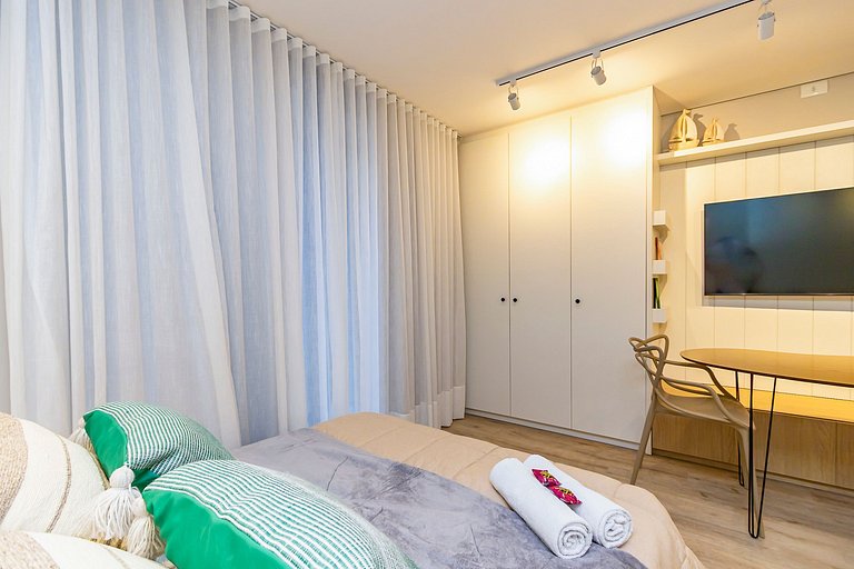 Studio Premium p/ 4 pessoas no All Batel - BAT1316