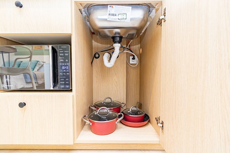 Studio Premium p/ 4 pessoas no All Batel - BAT1316