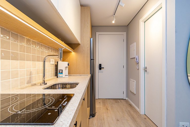 Studio Premium p/ 4 pessoas no All Batel - BAT1316