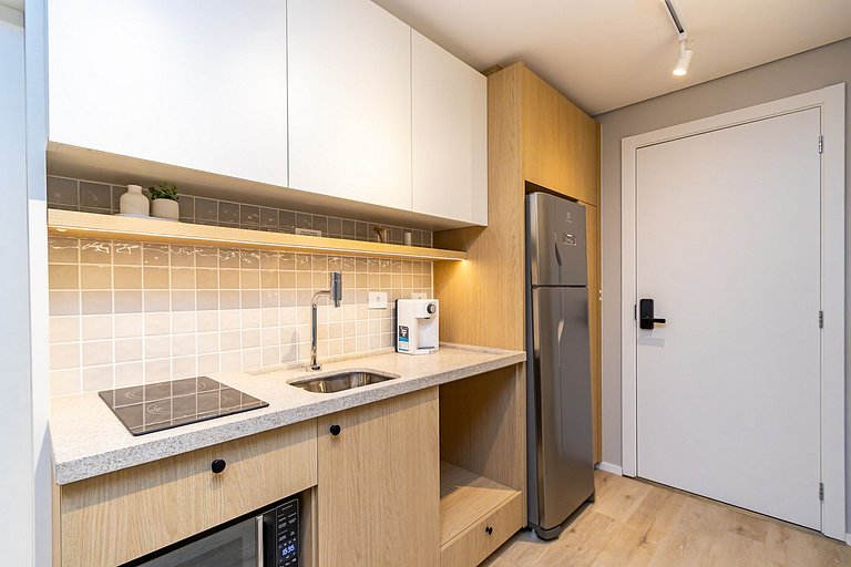 Studio Premium p/ 4 pessoas no All Batel - BAT1316