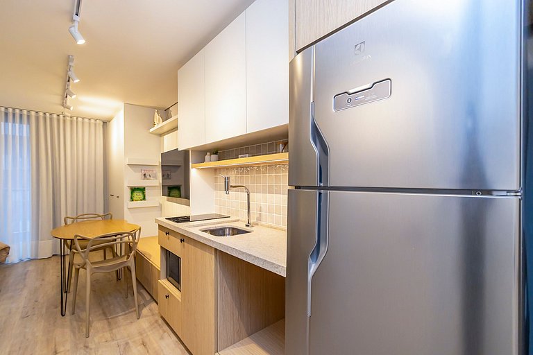 Studio Premium p/ 4 pessoas no All Batel - BAT1316