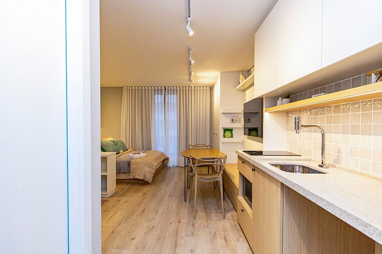 Studio Premium p/ 4 pessoas no All Batel - BAT1316