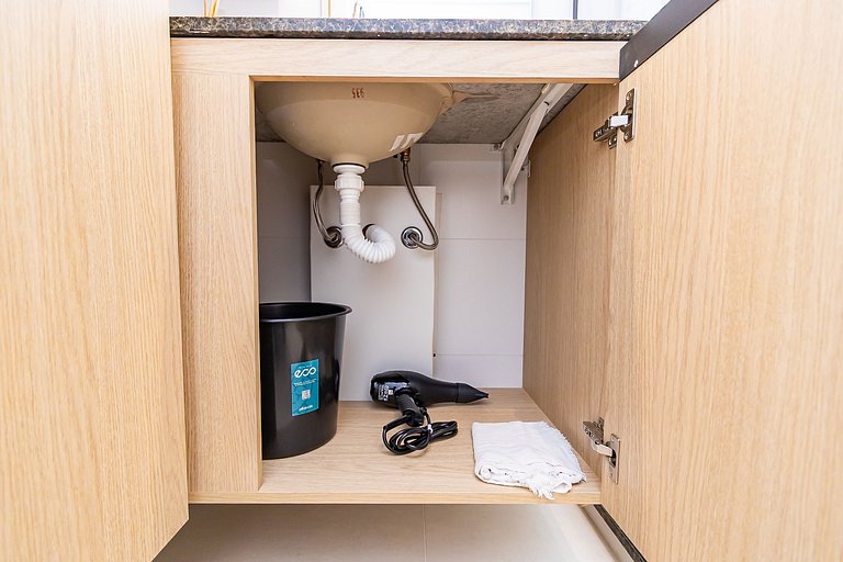 Studio Premium p/ 4 pessoas no All Batel - BAT1316