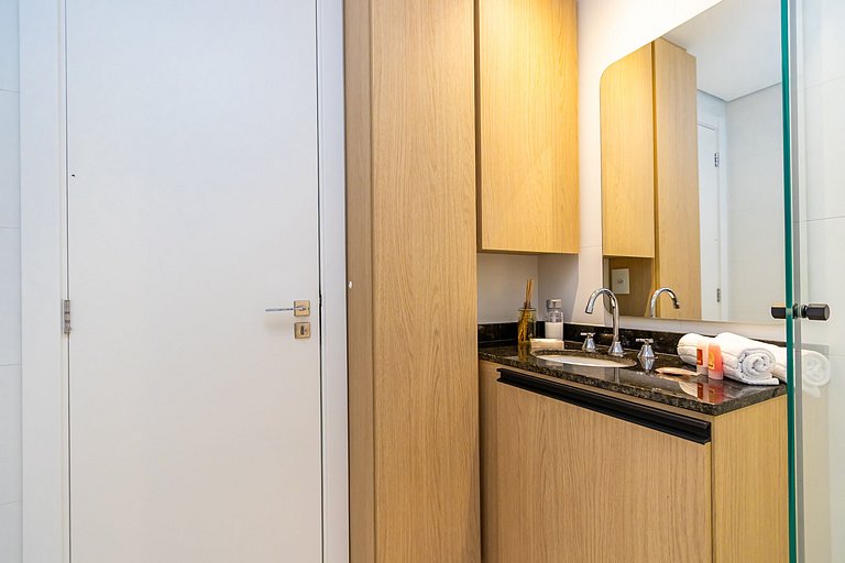 Studio Premium p/ 4 pessoas no All Batel - BAT1316