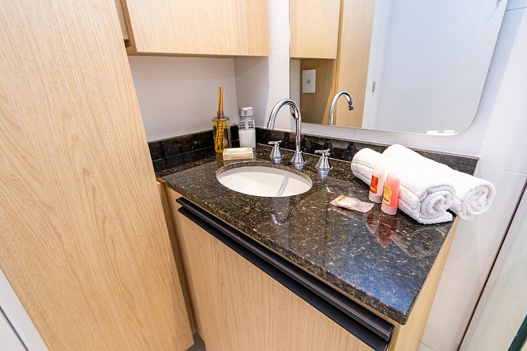 Studio Premium p/ 4 pessoas no All Batel - BAT1316