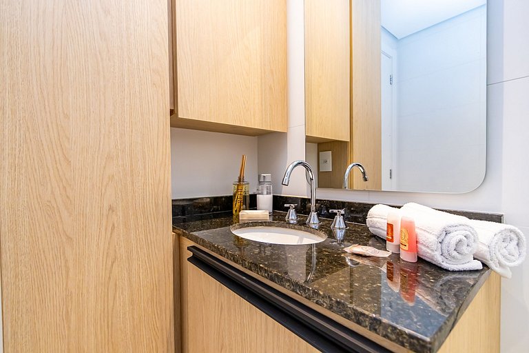 Studio Premium p/ 4 pessoas no All Batel - BAT1316