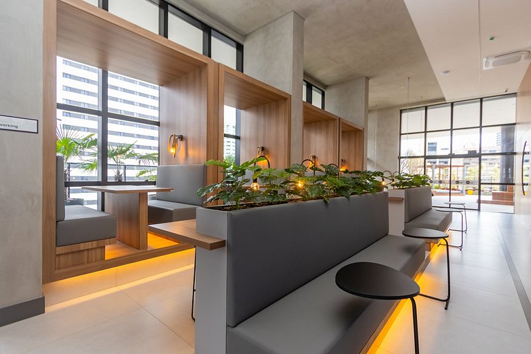 Studio Premium p/ 4 pessoas no All Batel - BAT1316