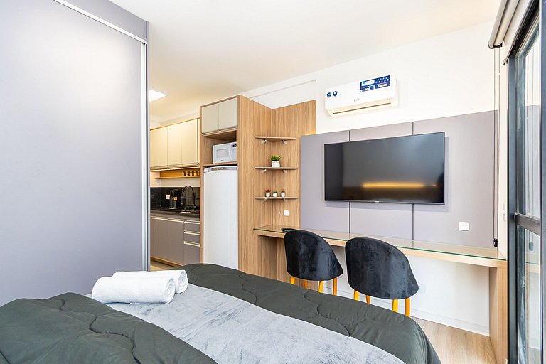 Studio Completo com Garagem no Batel - SOH0303