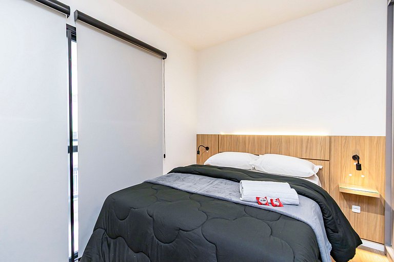 Studio Completo com Garagem no Batel - SOH0303