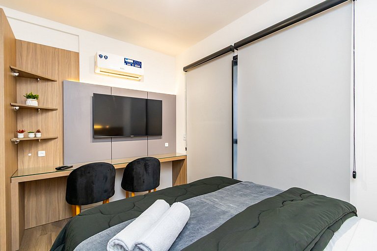 Studio Completo com Garagem no Batel - SOH0303