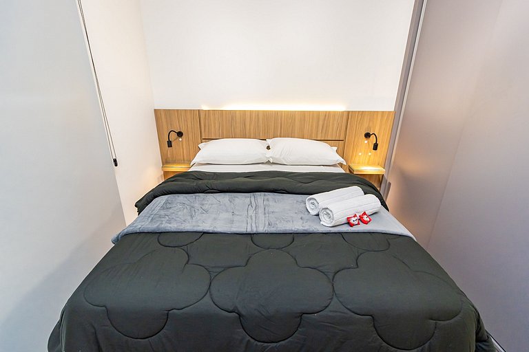 Studio Completo com Garagem no Batel - SOH0303