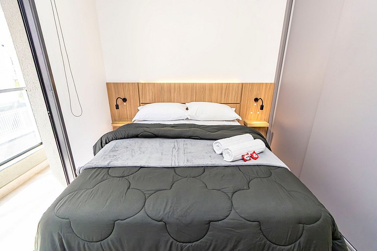 Studio Completo com Garagem no Batel - SOH0303