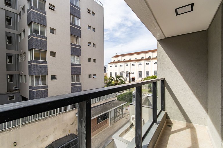 Studio Completo com Garagem no Batel - SOH0303