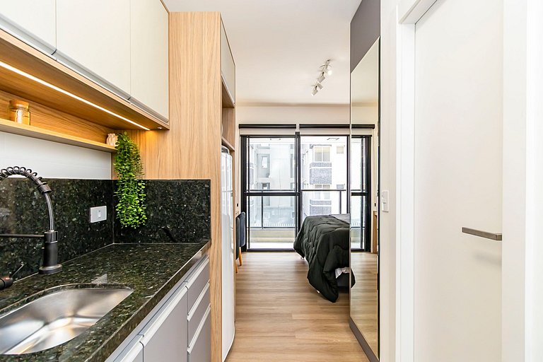 Studio Completo com Garagem no Batel - SOH0303