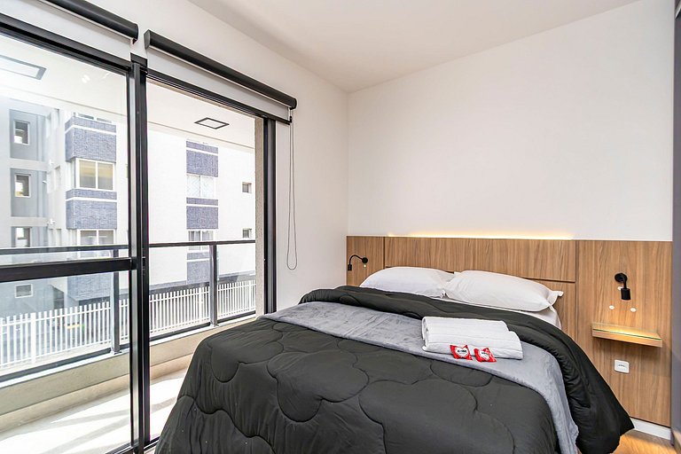 Studio Completo com Garagem no Batel - SOH0303