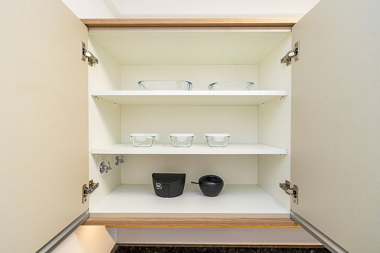 Studio Completo com Garagem no Batel - SOH0303