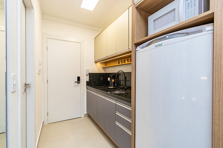 Studio Completo com Garagem no Batel - SOH0303